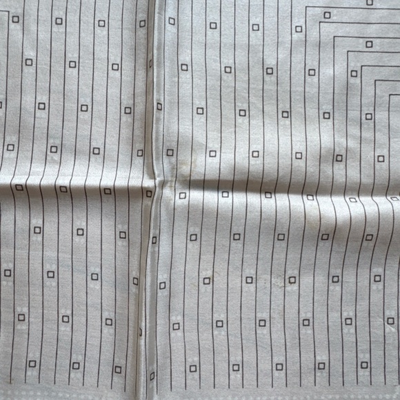 Bundle of Bill Blass Silk Scarves Set - Picture 7 of 11